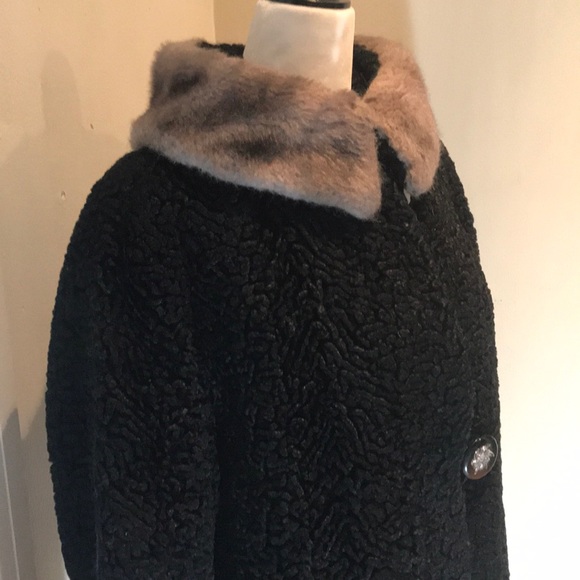 “PERSIAN LAMB” Vintage Black Vintage Button Jacket with Faux Fur Collar. - Picture 3 of 15